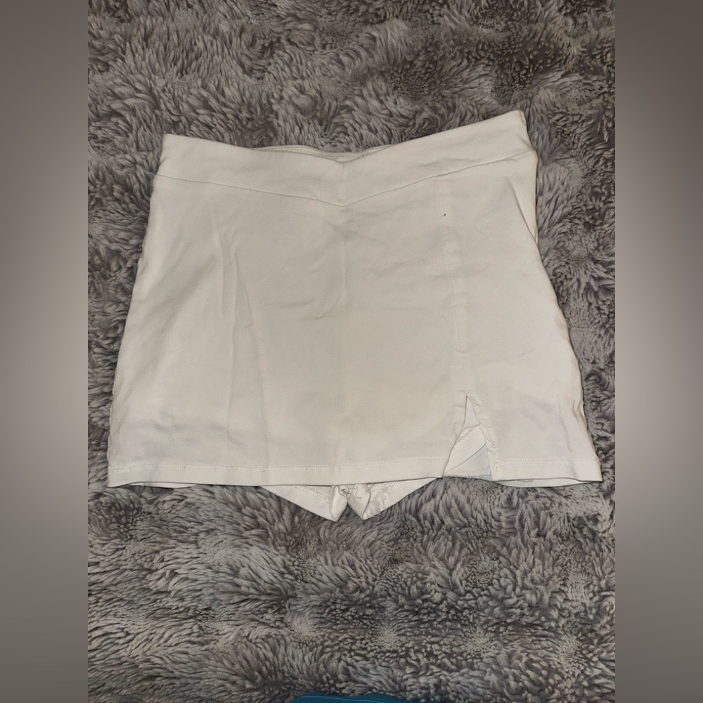 Elegant White Women's Skorts